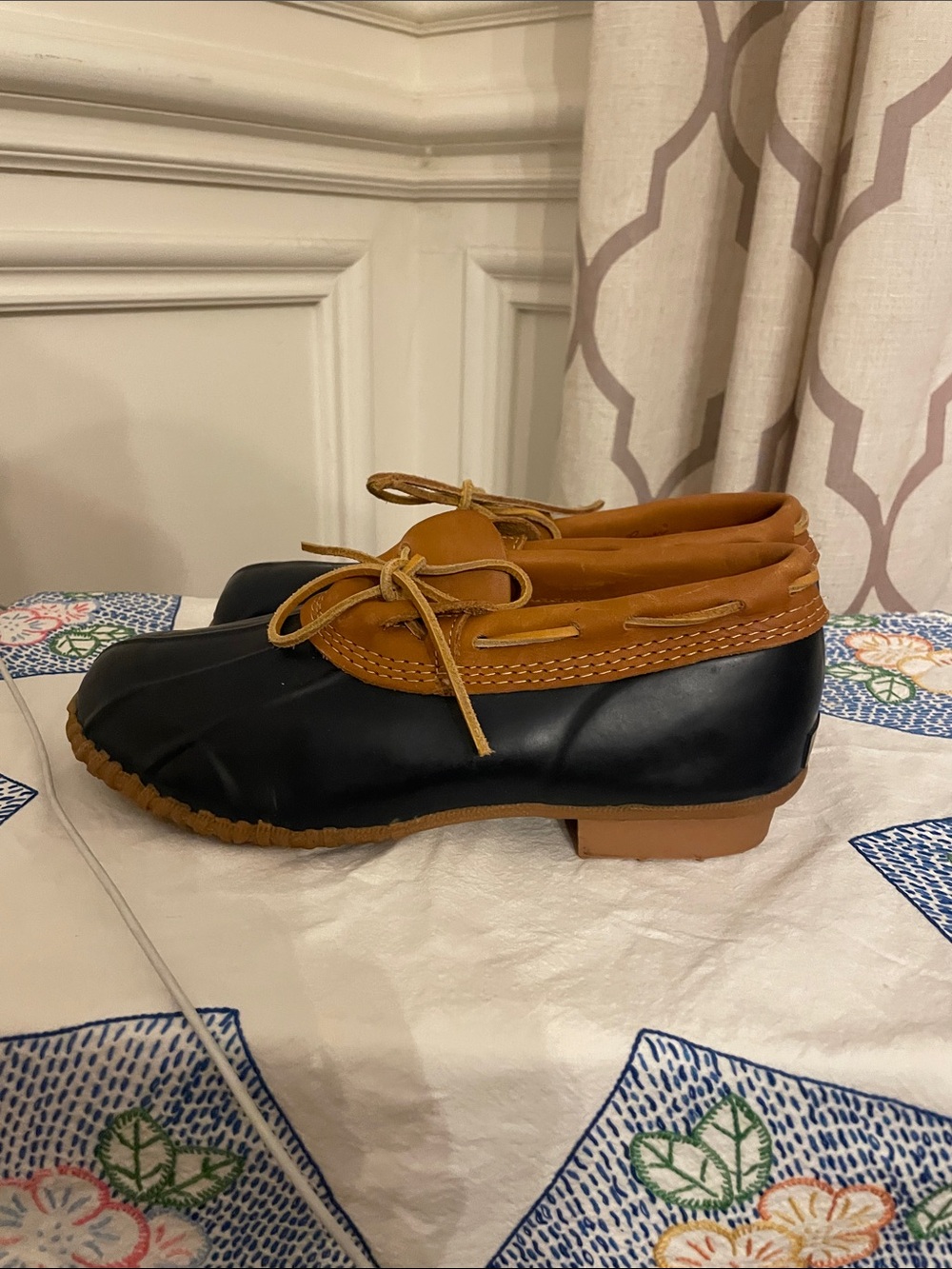 Eddie Bauer Navy and Tan Two-Tone low Duck Boots